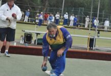 Bowlers brave the weather