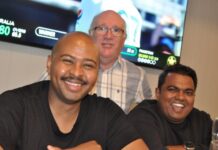 Pireans out on the town