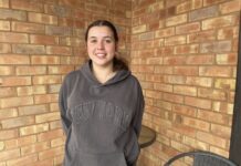 Year 11 student Kelisha Reid receives scholarship