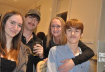 Pireans out on the town