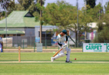 Favourites continue wins