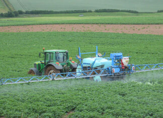 Producers reminded of summer spraying compliance
